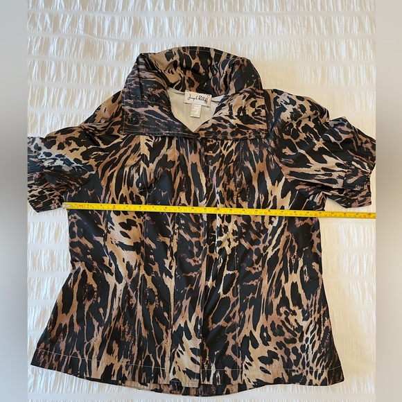 JOSEPH RIBKOFF Tiger Pattern Short Sleeve Zip Up Jacket - Picture 6 of 10
